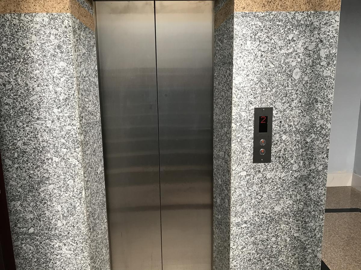 ホアンハイダン 1 ホテル カントー エクステリア 写真